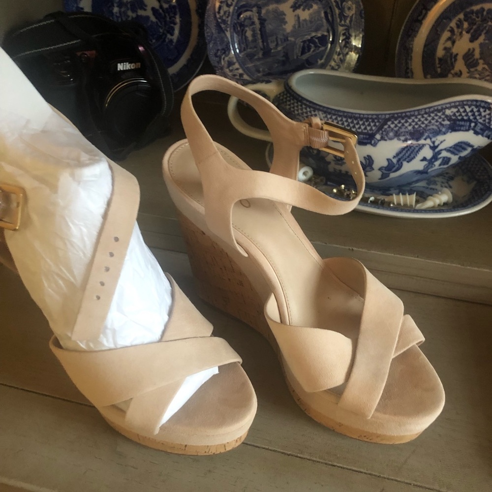 Brand new nude wedges